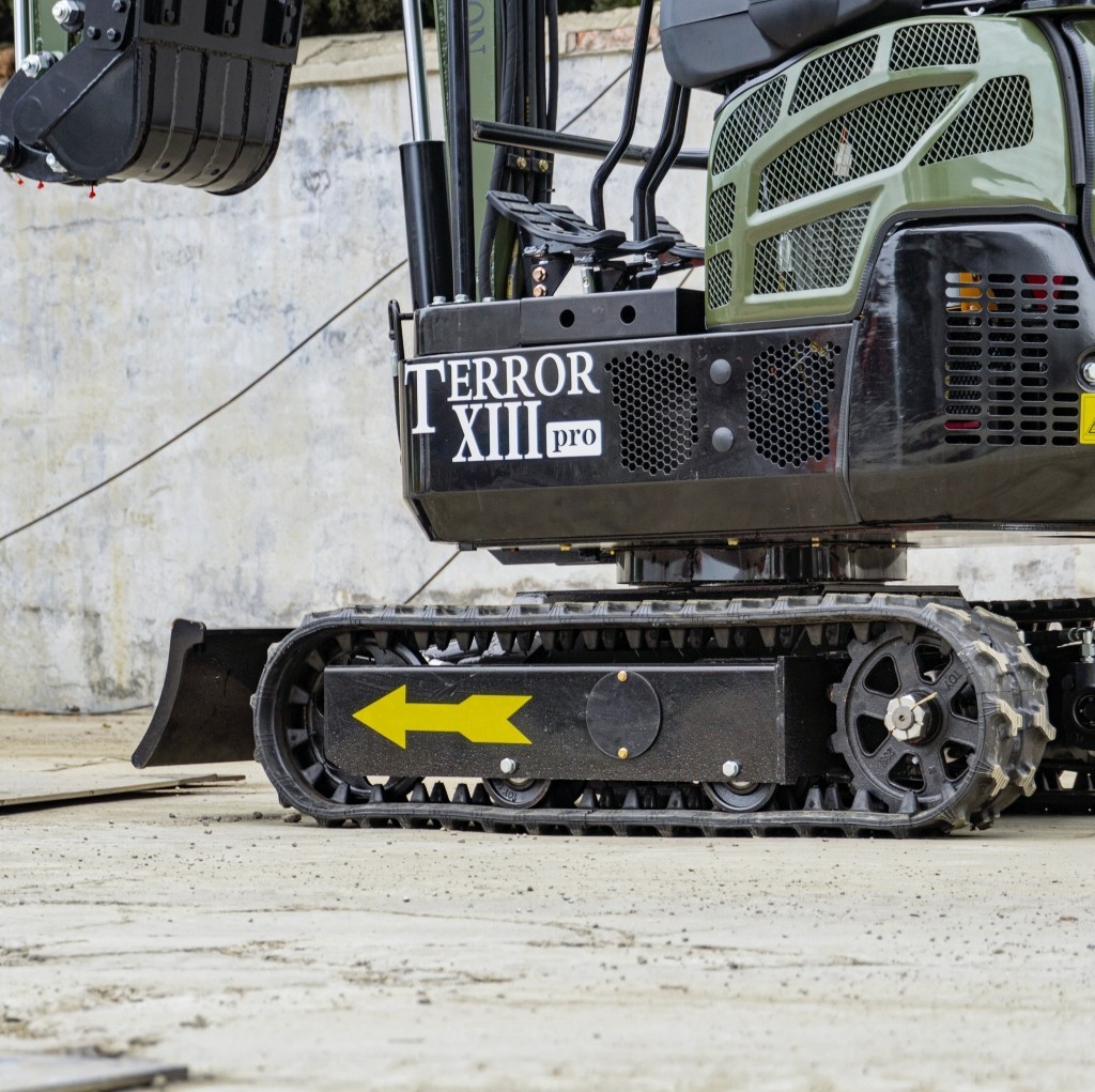 FREE SHIP Mini Excavator 1.3 Ton 22.1hp Mini Digger Crawler Gas HONDA EPA Engine