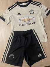 Boys Adidas Man U Manchester United Football Shirt and Shorts Kit age 9-10