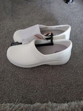 Women's/ mens White Non Slip Work Crocs Size 8  Nurse Or Kitchen Shoes