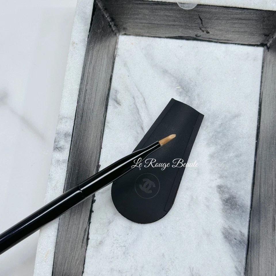 Cepillo delineador de ojos en ángulo Chanel Les Pinceaux De Chanel Nº 206 - Cejas Foto 4 de 4