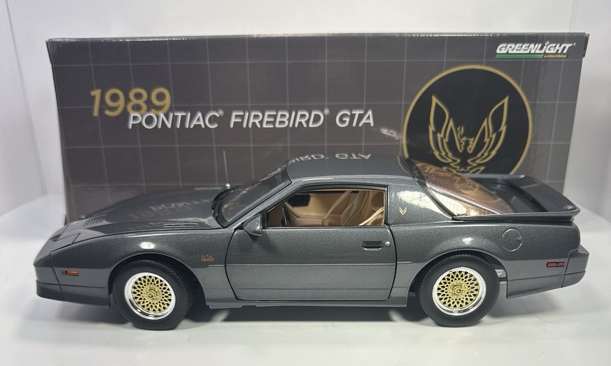 グリーンライト 1/18 ポンティアック GTA 1988 Pontiac Firebird Trans Am GTA Flame Red 1/18 Diecast