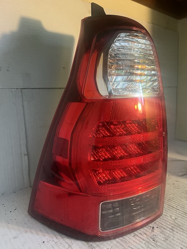 Toyota 4runner 2006-2009 Drive Side LH Taillight -OEM TT3 - Picture 2 of 3