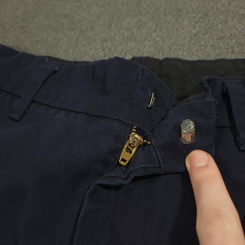 FedEX Shorts Uniform Size 32R Reflective Cargo Pockets PAINT SPECS (30in Waist) - Picture 4 of 12