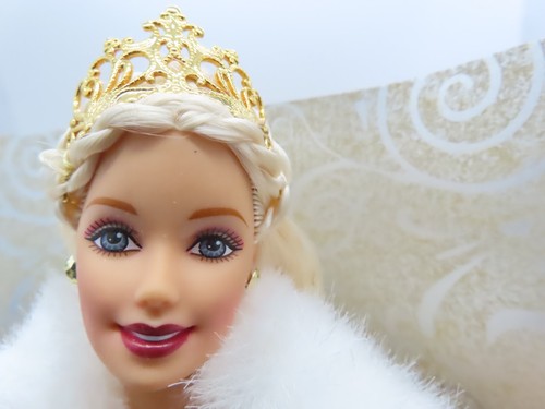 2000 Celebration Christmas Special Edition Barbie 28269 Complete No Box - Picture 2 of 9
