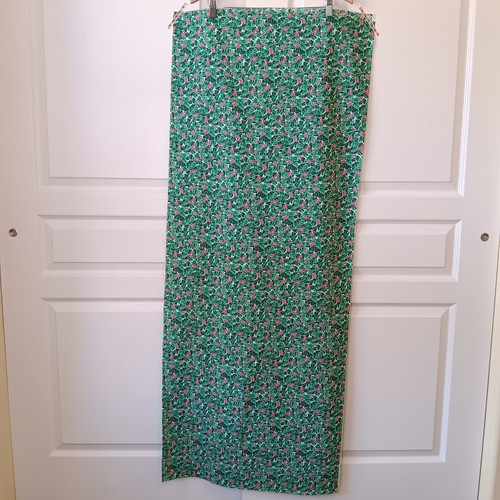 RJR Fashion Fabrics Green Holly Christmas Dozen Cotton Fabric 1.5yd x 45" - Picture 4 of 6