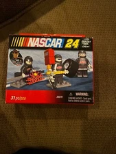 K'NEX Nascar 24 Jeff Gordon Amp Energy Pit Crew 36078 31 Piece Complete Playset