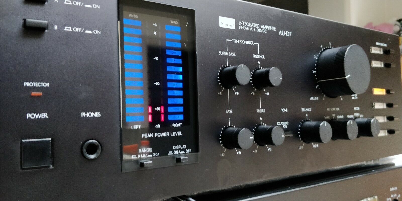 Sansui AU-D7 Integrated Stereo Amplifier (1982-83)