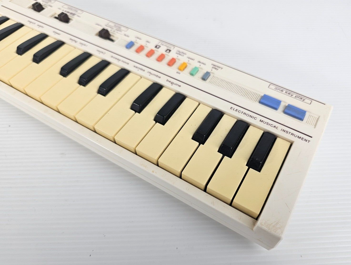 Casio PT-1 WHITE Vintage Mini Keyboard Synthesiser 1980s