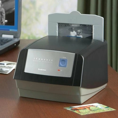 New Brookstone iConvert Photo Scanner Instantly Converts 3x5", 4x6", 5x7" Photos - Picture 1 of 3