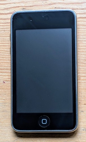 Apple iPod Touch 2nd Generation 32GB A1288 - Picture 3 of 5