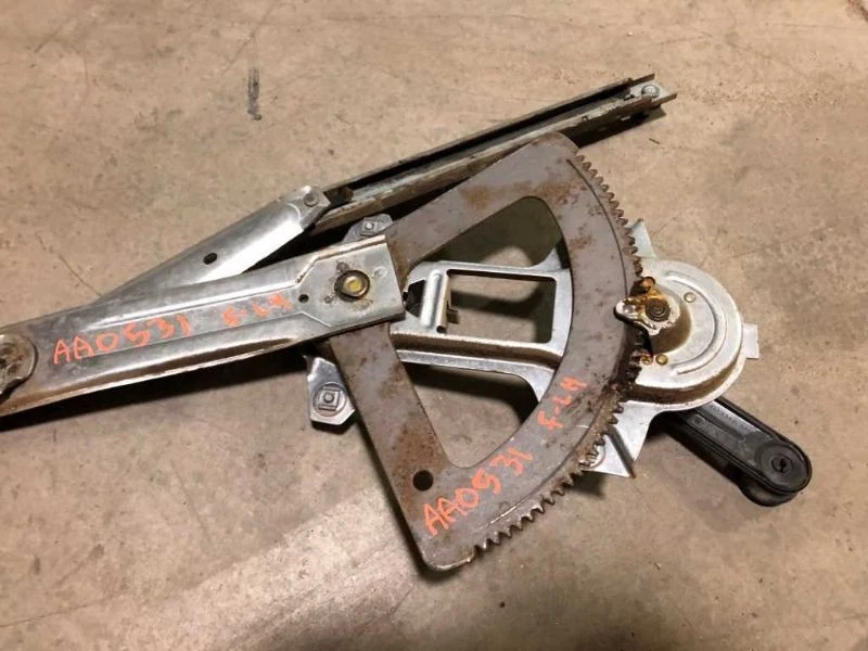 05 Ford F550 Super Duty USADO Controlador Delantero Izquierdo MANUAL Ventana Regulador Foto 2 de 4