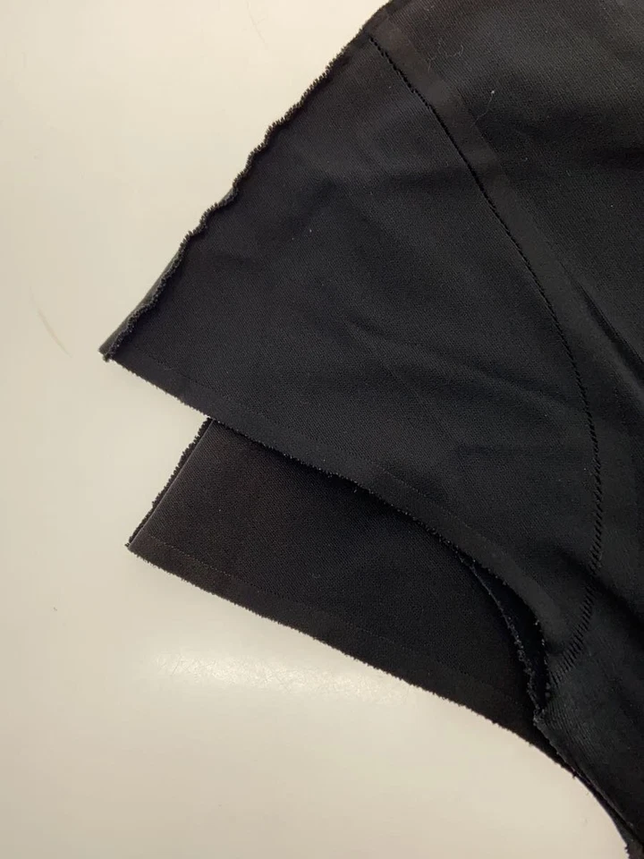 Top de nailon manga corta Pleats Please Issey Miyake negro talla 3 usado Foto 4 de 4