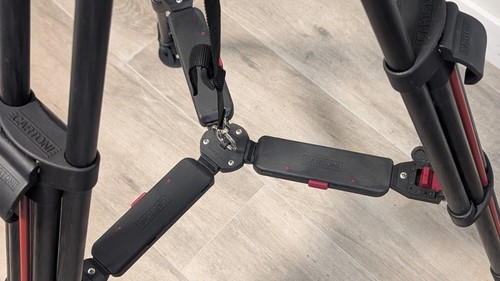 Cartoni Focus 22 Carbon Fiber SDS Tripod System w/ Hard Case & 4-Year Warranty - Picture 16 of 24