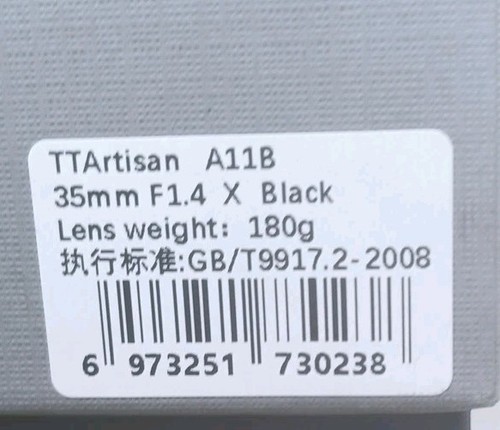 TTartisan 35mm f1.4 micro FX mount manual focus lens - Bild 3 von 12