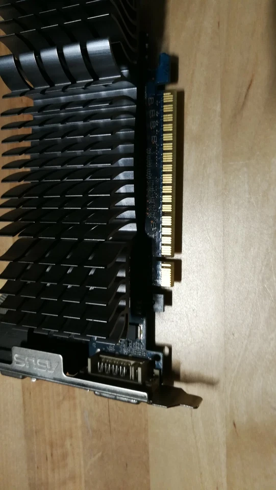 Asus GT520 Silent DI/1GD3 LP DirectX 11 1GB 64-Bit DDR3 DVI/HDMI/VGI B5C0YZ06727 - Image 3 of 4