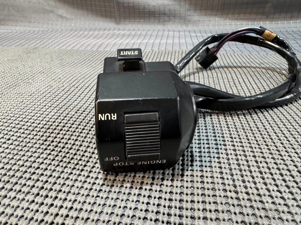 1983 Yamaha Venture Royal XVZ1200 правосторонний переключатель управления дроссельной заслонкой - Изображение 3 из 4