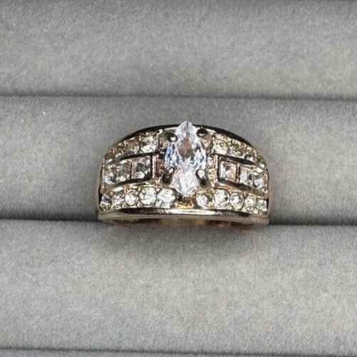White Zircon Fashion Ring Set In Rose Gold Size 6 NEW - Picture 5 of 7