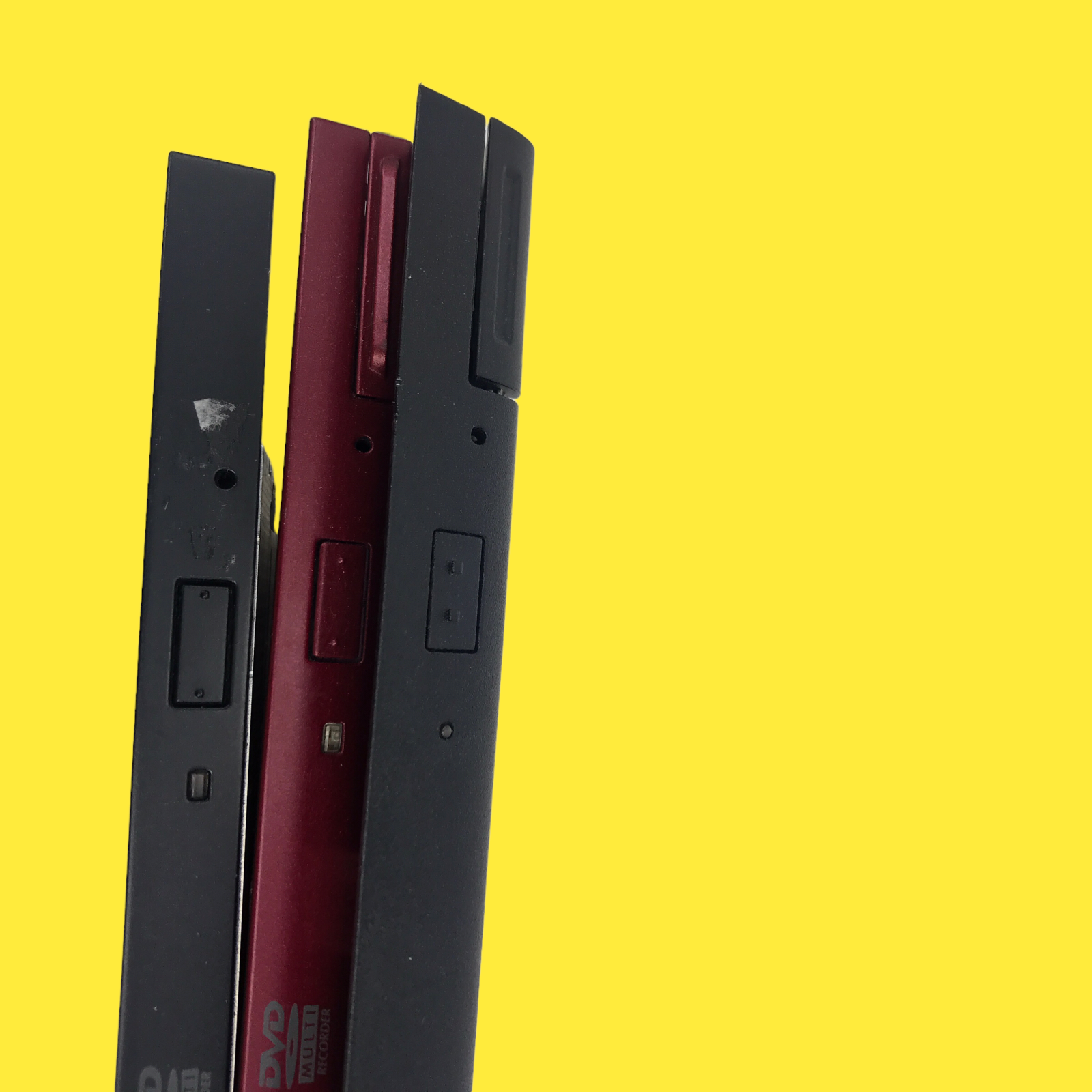 Lot of 3 TSU633 SATA DVDRW Internal Laptop Optical Drive 878 z32/16