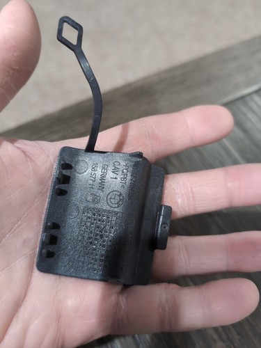 GENUINE OEM 2011-2013 BMW 528 535 550 REAR BUMPER TOW EYE HOOK COVER 51127184784 - Picture 2 of 3