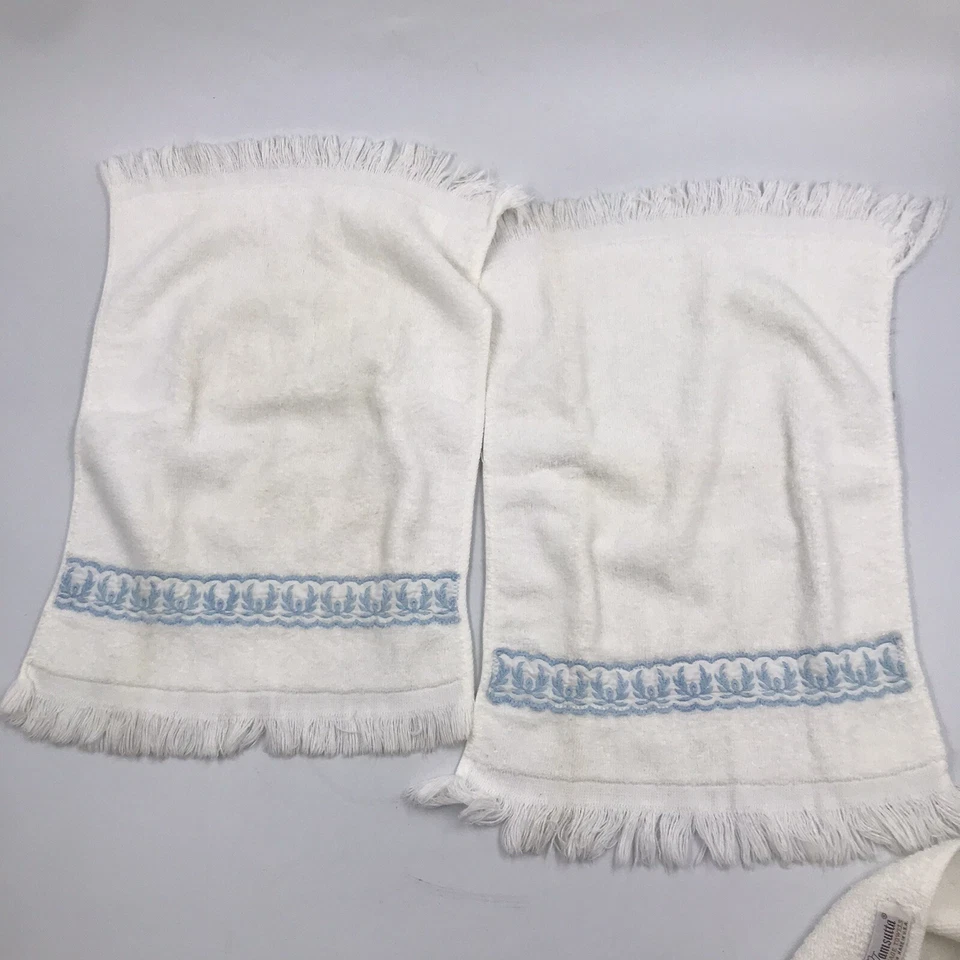 Vintage Wamsutta Heritage Hand Towel Set - Retro Decorative Embroidery - U.S.A. - Image 4 of 4