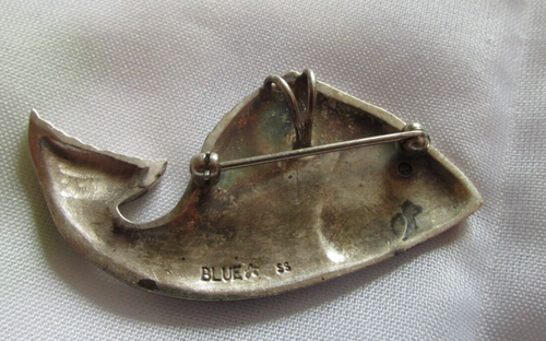 Estate Sterling Fish Animal Brooch Pendant Blue Eye Signed BLUE Star Symbol - Picture 6 of 14