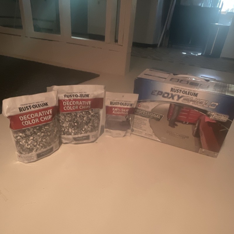 Rust-Oleum EpoxyShield Kit Decorative Color Chips with Anti-Skid Additive