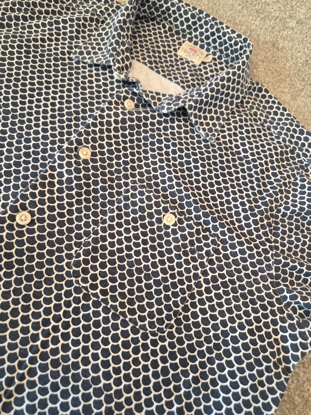 Mens Faherty Fish Scale Print Button Up Shirt Siz… - image 9