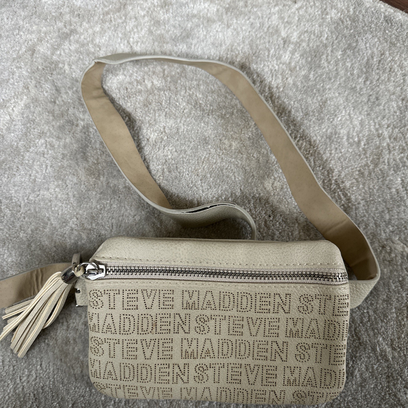 Steve Madden Crossbody Belt Bag Fanny Pack Purse Tan