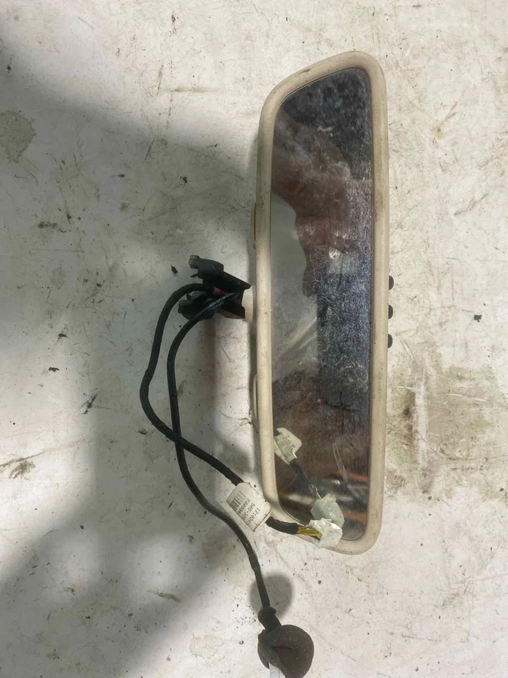 二手前中心内部后视镜 适合:2017 梅赛德斯-奔驰 梅赛德斯 c- — 第 3/4 张图片