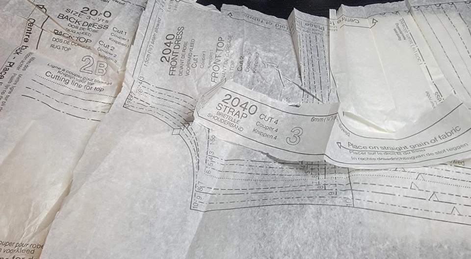 Vintage New Look Patterns 2040 Girl's Dress/Bikini Partially Cut Sizes 3-10 - Image 4 of 4