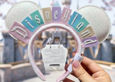 Disney 2026 Disneyland Marquee White Iridescent Pastel  display picture 1