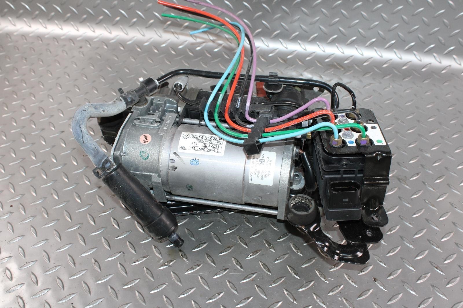 13-18 Flying Spur Suspension Air Ride Compressor Pump Assy OEM Factory WTY OE OE