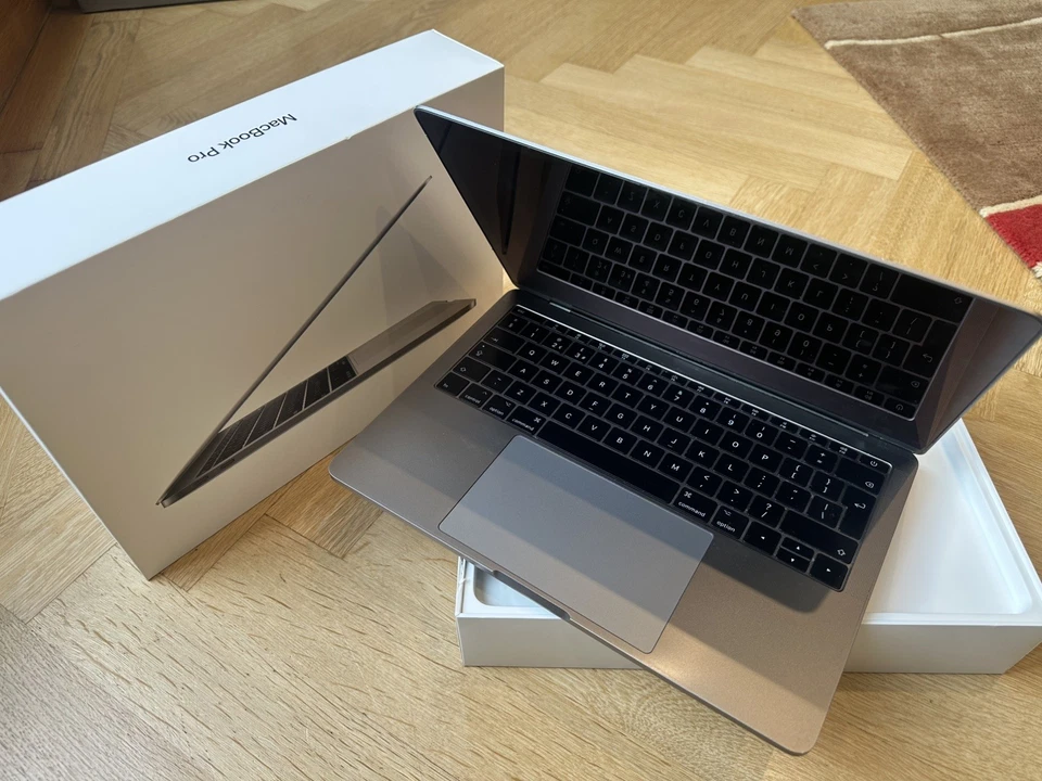 Apple MacBook Pro Retina 13.3" 2017 128GB SSD 8GB Ram 2.3GHz Core i5 Space Grey - Image 2 of 4