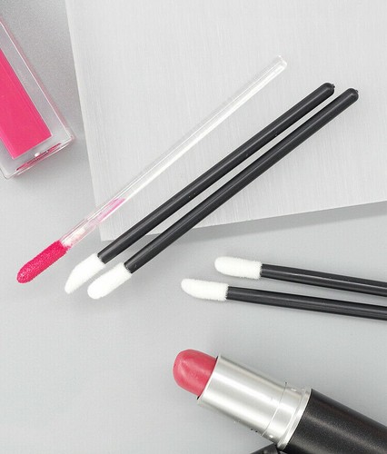 50pcs/ Pack Disposable Lip Brushes Cotton Wands Lipstick Gloss Makeup Tool - Picture 3 of 8