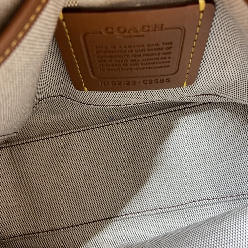 Bolso Coach Tate Caryall C2585 de cuero curtido negro - Imagen 10 de 24