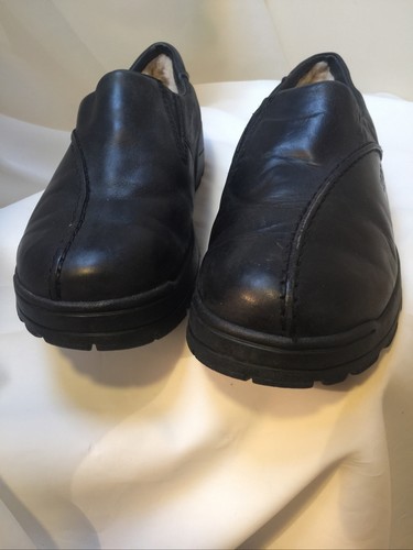 UGG Black Chunky Slip On Leather Cozy Shearling Sheepskin Lined Women’s Size 10 - Picture 11 of 12