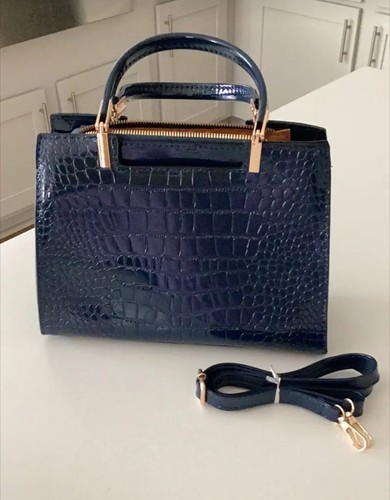 Elegant Faux Leather Alligator Pattern Women's Handbag - Picture 12 of 12