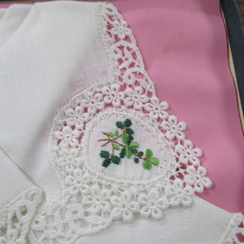NOS Irish Linen Handkerchief IRELAND White Clover Horseshoe Hankies Souvenir - Picture 8 of 10
