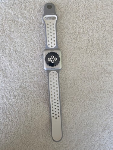 Apple Watch Nike+ 42mm Series 2 Silver Case Nike Band - 第 4/5 張圖片