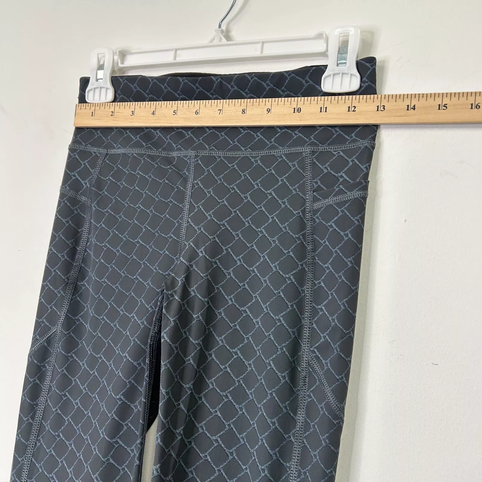 sweaty-betty zero gravity 7/8 work out gym leggings