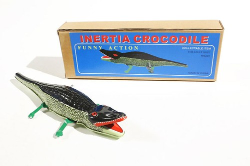 Juguete de hojalata de cocodrilo - Imagen 2 de 3
