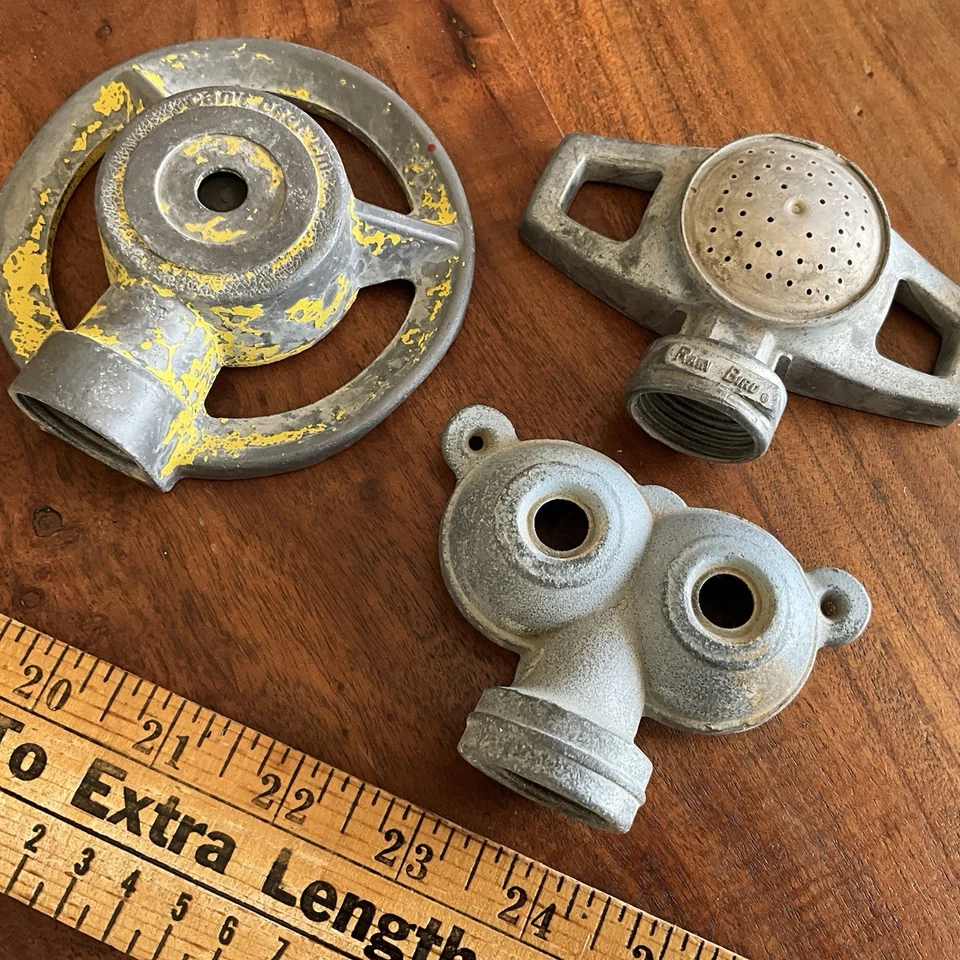 Accesorio de manguera rociador Thompson Twin Metal Ojos de búho No puede vencerlos, Rain Bird Foto 2 de 2