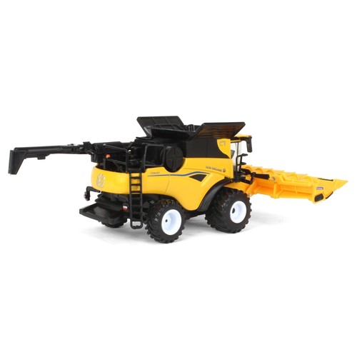 ERTL 1/64 New Holland CR8.90 Combine with 2 Heads Prestige Collection 13992 - Picture 3 of 8