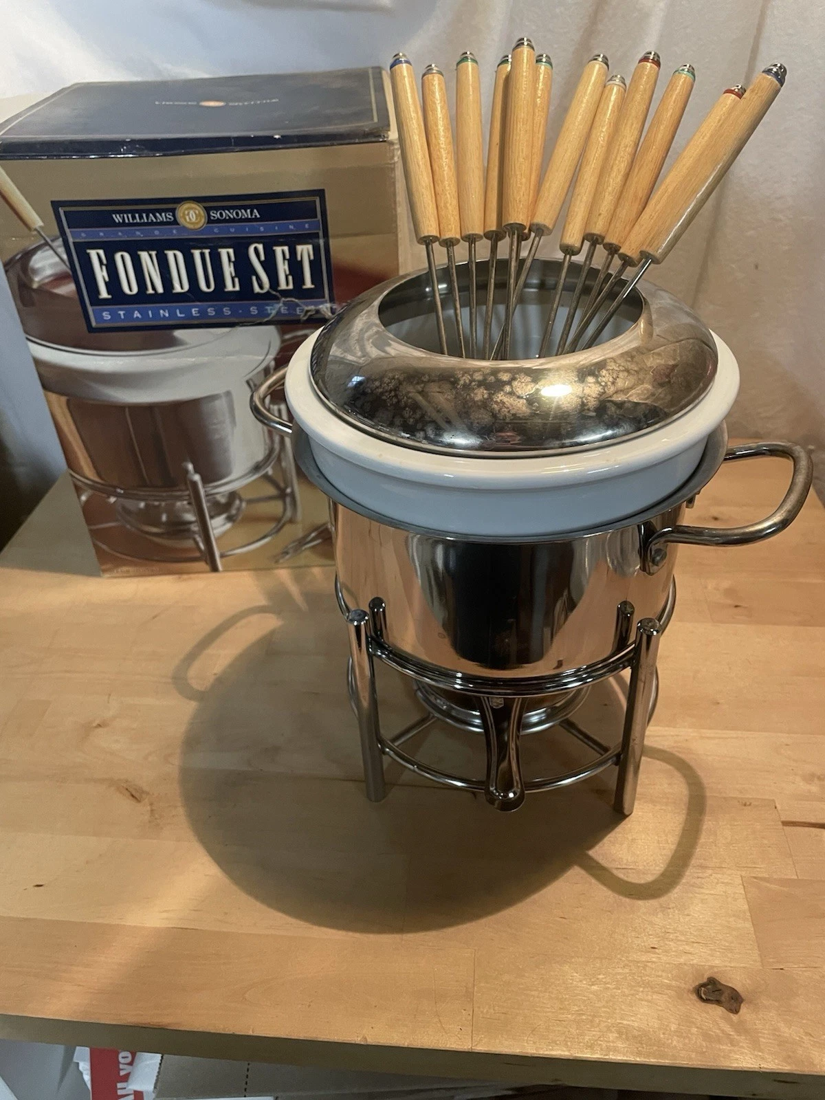 WILLIAMS SONOMA STAINLESS STEEL & PORCELAIN FONDUE POT SET (NEW)