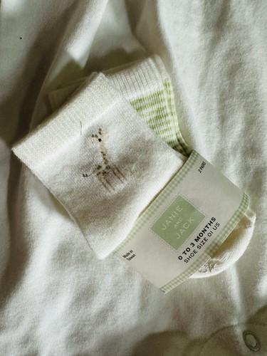 NWT Janie and Jack Layette One piece Outfit And Sock Set 3-6 Months Giraffe Boy - Picture 4 of 15