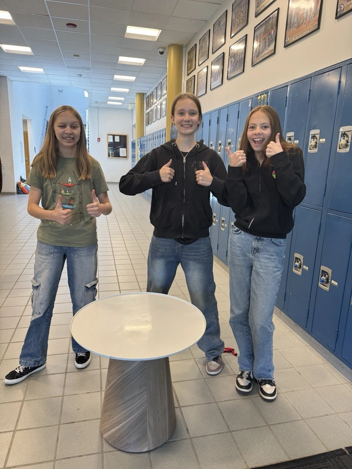 Mushroom Table (kids Included) - Image 3 of 3