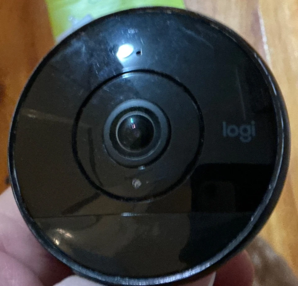 Logitech Circle 2 Wired 1080p Indoor/Outdoor Security Camera - Great Condition! - Image 3 of 4