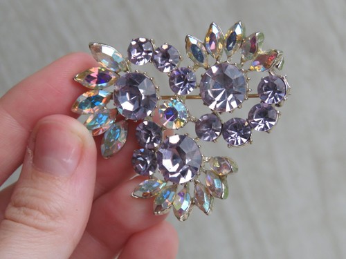 Spilla spilla vintage aurora boreale grossa grappolo strass viola iridescente 2" - Foto 5 di 16