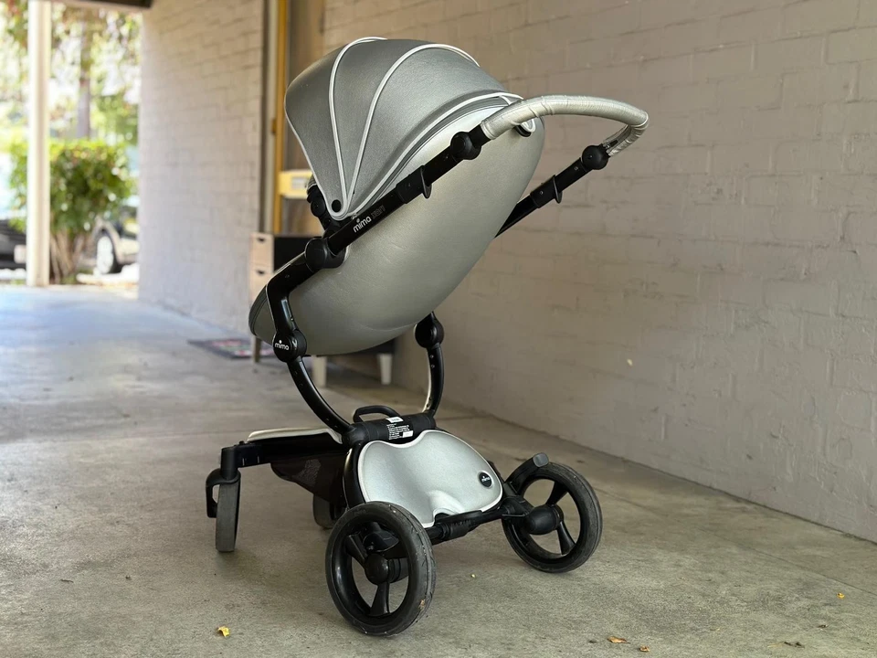 Mima Xari A116-016 Grey Chassis Stroller - Black with Bassinet - Image 4 of 4