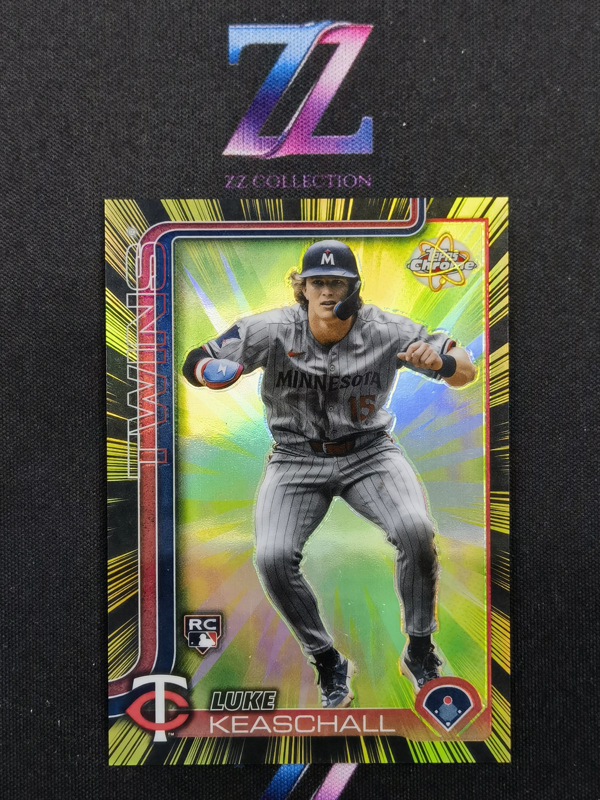 2025 Topps Chrome Update Series RC Luke Keaschall Radiating Rookies SP -TTQ